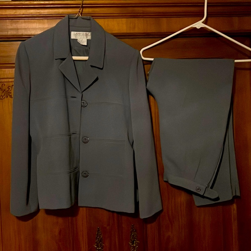 Pretty light grey blueish suit Size 6P